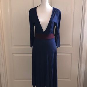 FOREVER 21 - V-Neck Dress - Size Medium